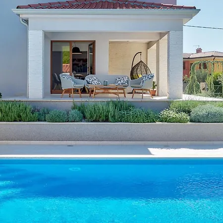 Radini Ferienhaus *